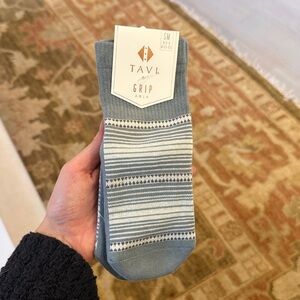 NWT Tavi Tempest Grip Socks size small